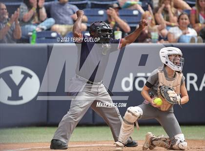 Thumbnail 3 in Bountiful vs. Spanish Fork (UHSAA 5A Final) photogallery.