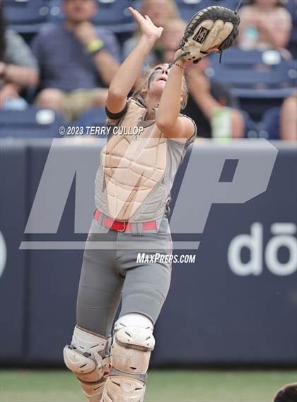 Thumbnail 2 in Bountiful vs. Spanish Fork (UHSAA 5A Final) photogallery.