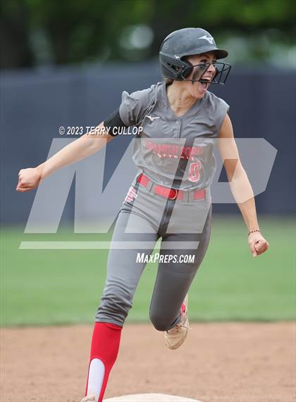 Thumbnail 2 in Bountiful vs. Spanish Fork (UHSAA 5A Final) photogallery.