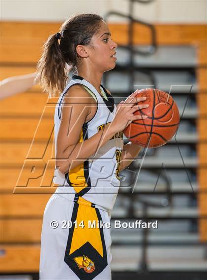 Thumbnail 2 in Vista Murrieta vs Ventura (Santa Barbara Tournament of Champions) photogallery.