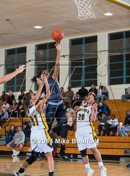 Thumbnail 1 in Vista Murrieta vs Ventura (Santa Barbara Tournament of Champions) photogallery.
