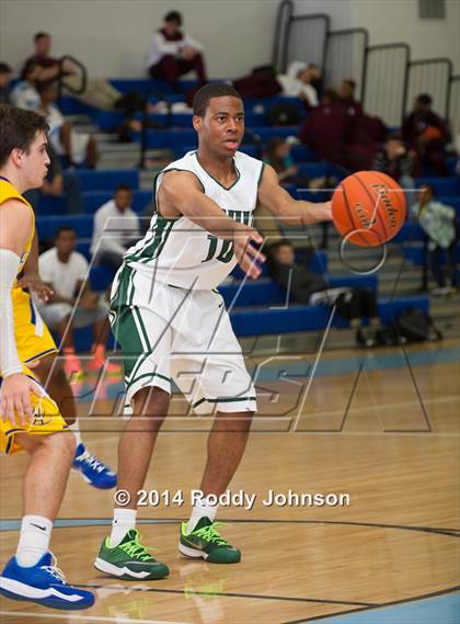Thumbnail 1 in Strake Jesuit vs. Channelview (McDonald's Texas Invitational) photogallery.