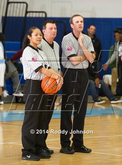 Thumbnail 1 in Strake Jesuit vs. Channelview (McDonald's Texas Invitational) photogallery.