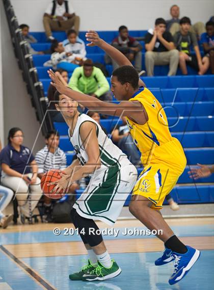 Thumbnail 2 in Strake Jesuit vs. Channelview (McDonald's Texas Invitational) photogallery.