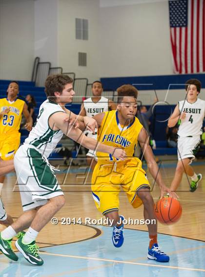 Thumbnail 3 in Strake Jesuit vs. Channelview (McDonald's Texas Invitational) photogallery.