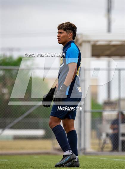 Thumbnail 1 in Lopez vs. Glenn (UIL Soccer 5A Region IV Regional Final) photogallery.