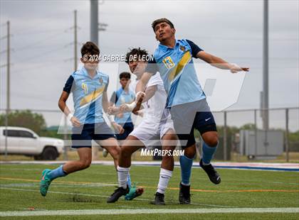 Thumbnail 3 in Lopez vs. Glenn (UIL Soccer 5A Region IV Regional Final) photogallery.