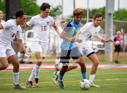 Thumbnail 2 in Lopez vs. Glenn (UIL Soccer 5A Region IV Regional Final) photogallery.