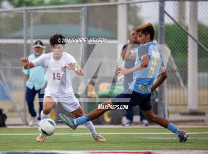 Thumbnail 3 in Lopez vs. Glenn (UIL Soccer 5A Region IV Regional Final) photogallery.