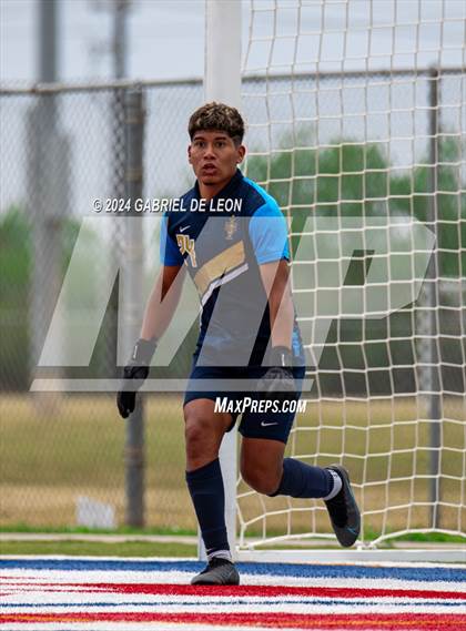 Thumbnail 3 in Lopez vs. Glenn (UIL Soccer 5A Region IV Regional Final) photogallery.
