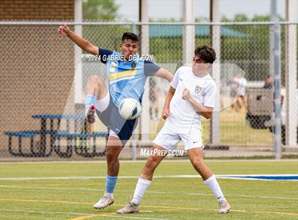 Thumbnail 1 in Lopez vs. Glenn (UIL Soccer 5A Region IV Regional Final) photogallery.