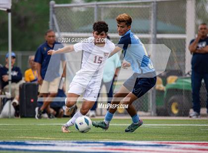 Thumbnail 2 in Lopez vs. Glenn (UIL Soccer 5A Region IV Regional Final) photogallery.