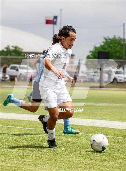 Thumbnail 1 in Lopez vs. Glenn (UIL Soccer 5A Region IV Regional Final) photogallery.