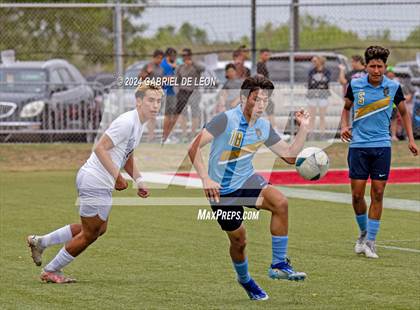 Thumbnail 2 in Lopez vs. Glenn (UIL Soccer 5A Region IV Regional Final) photogallery.