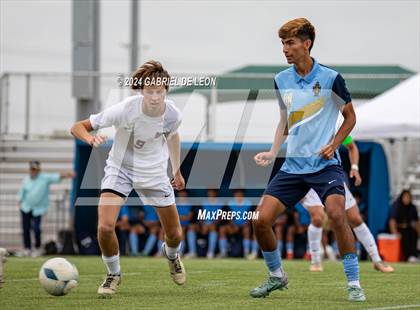 Thumbnail 3 in Lopez vs. Glenn (UIL Soccer 5A Region IV Regional Final) photogallery.