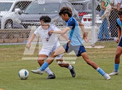 Thumbnail 1 in Lopez vs. Glenn (UIL Soccer 5A Region IV Regional Final) photogallery.