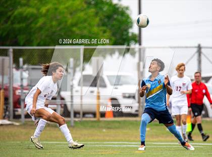 Thumbnail 2 in Lopez vs. Glenn (UIL Soccer 5A Region IV Regional Final) photogallery.