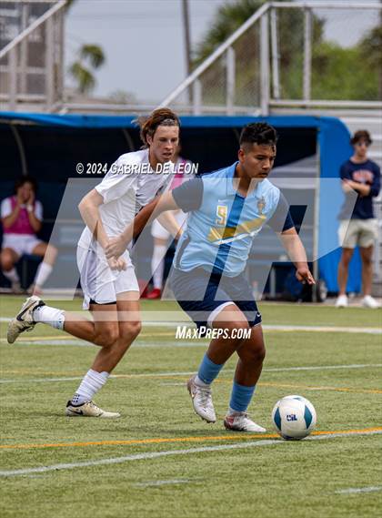 Thumbnail 1 in Lopez vs. Glenn (UIL Soccer 5A Region IV Regional Final) photogallery.