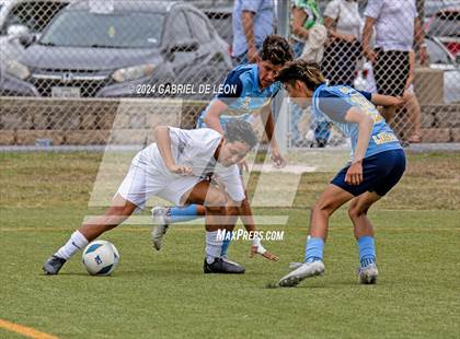 Thumbnail 3 in Lopez vs. Glenn (UIL Soccer 5A Region IV Regional Final) photogallery.