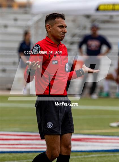 Thumbnail 3 in Lopez vs. Glenn (UIL Soccer 5A Region IV Regional Final) photogallery.