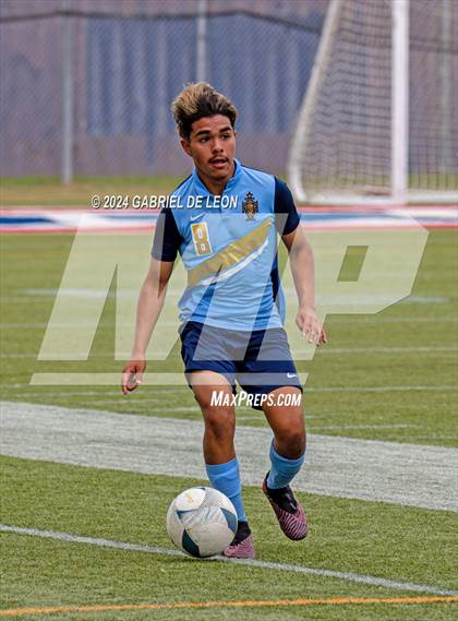Thumbnail 2 in Lopez vs. Glenn (UIL Soccer 5A Region IV Regional Final) photogallery.
