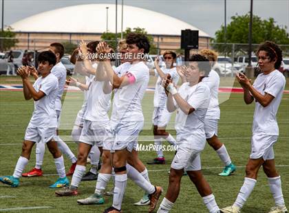 Thumbnail 3 in Lopez vs. Glenn (UIL Soccer 5A Region IV Regional Final) photogallery.