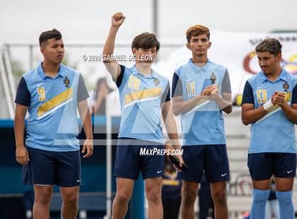 Thumbnail 2 in Lopez vs. Glenn (UIL Soccer 5A Region IV Regional Final) photogallery.