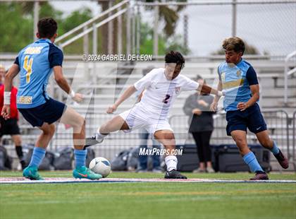 Thumbnail 3 in Lopez vs. Glenn (UIL Soccer 5A Region IV Regional Final) photogallery.
