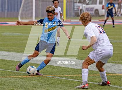 Thumbnail 3 in Lopez vs. Glenn (UIL Soccer 5A Region IV Regional Final) photogallery.