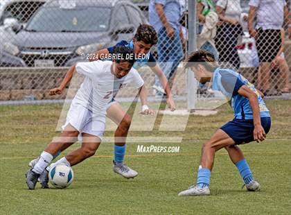 Thumbnail 2 in Lopez vs. Glenn (UIL Soccer 5A Region IV Regional Final) photogallery.