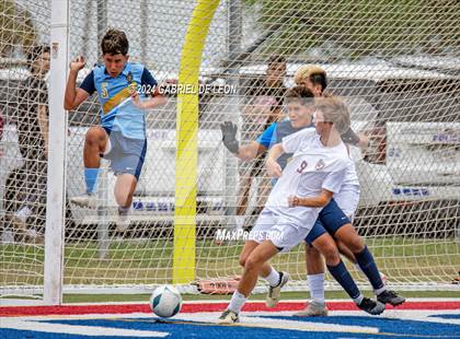 Thumbnail 3 in Lopez vs. Glenn (UIL Soccer 5A Region IV Regional Final) photogallery.