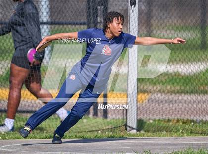 Thumbnail 2 in Panther Relays (Discus) photogallery.
