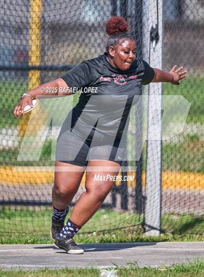 Thumbnail 2 in Panther Relays (Discus) photogallery.