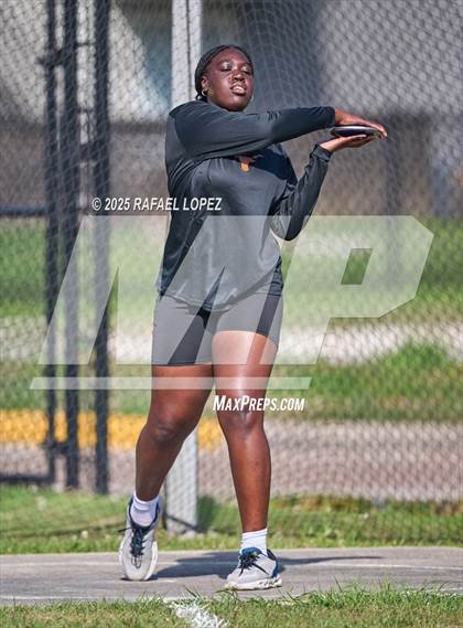 Thumbnail 2 in Panther Relays (Discus) photogallery.