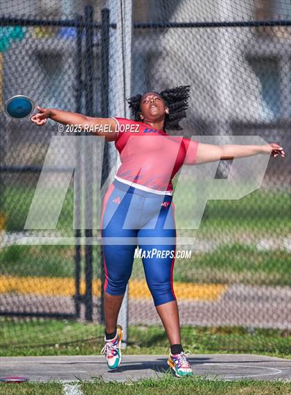 Thumbnail 2 in Panther Relays (Discus) photogallery.
