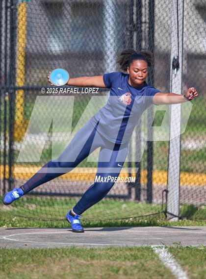 Thumbnail 1 in Panther Relays (Discus) photogallery.