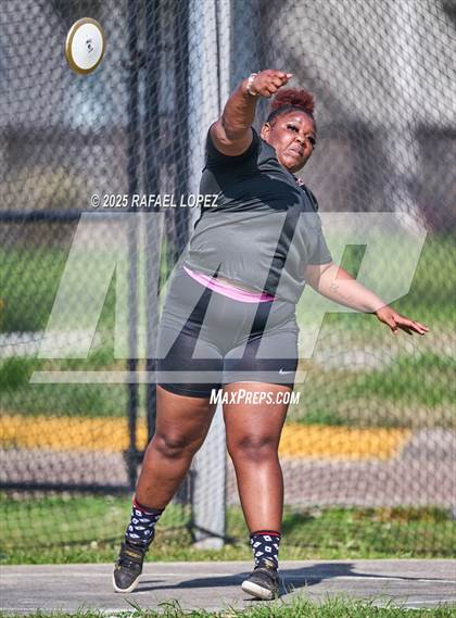Thumbnail 1 in Panther Relays (Discus) photogallery.