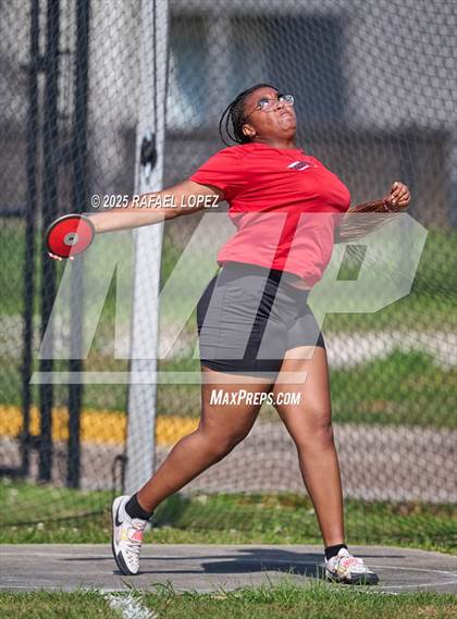 Thumbnail 1 in Panther Relays (Discus) photogallery.
