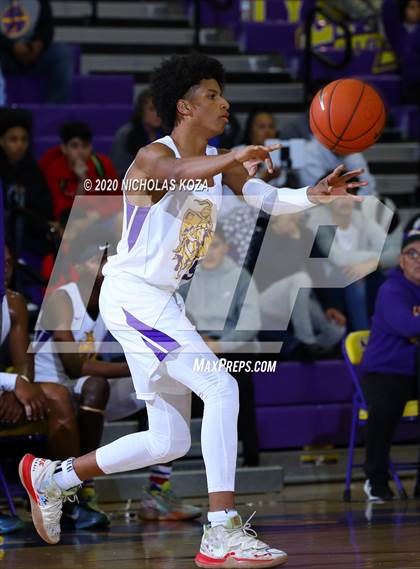 Thumbnail 1 in Dominguez vs. Lynwood photogallery.