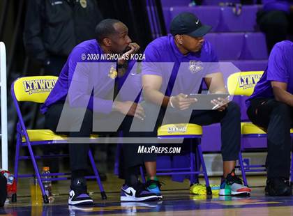 Thumbnail 1 in Dominguez vs. Lynwood photogallery.
