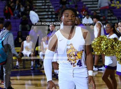 Thumbnail 3 in Dominguez vs. Lynwood photogallery.