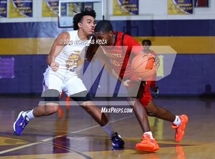 Thumbnail 3 in Dominguez vs. Lynwood photogallery.