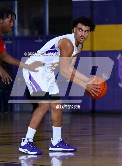 Thumbnail 3 in Dominguez vs. Lynwood photogallery.