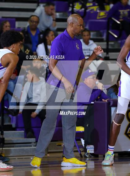 Thumbnail 2 in Dominguez vs. Lynwood photogallery.