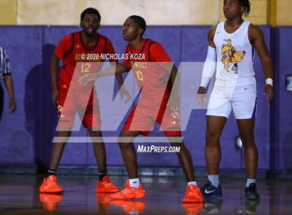 Thumbnail 2 in Dominguez vs. Lynwood photogallery.