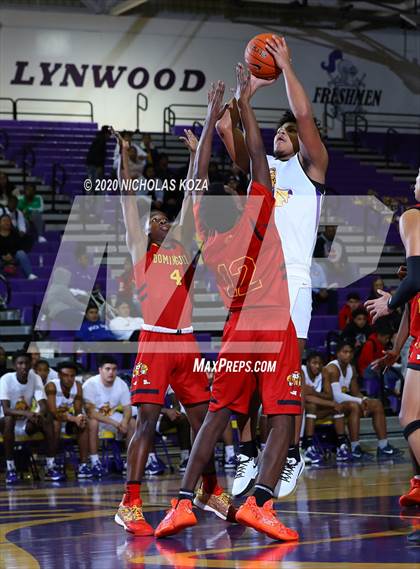 Thumbnail 2 in Dominguez vs. Lynwood photogallery.