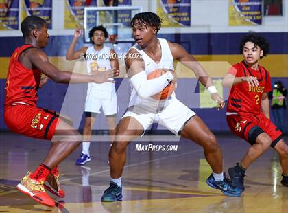 Thumbnail 2 in Dominguez vs. Lynwood photogallery.