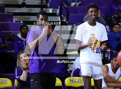 Thumbnail 2 in Dominguez vs. Lynwood photogallery.