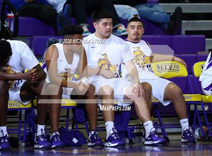 Thumbnail 2 in Dominguez vs. Lynwood photogallery.