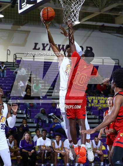 Thumbnail 2 in Dominguez vs. Lynwood photogallery.